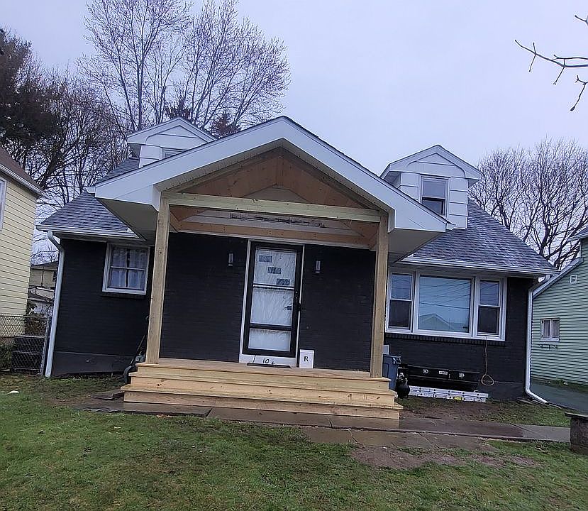 2nd image of 104 Gaylord St