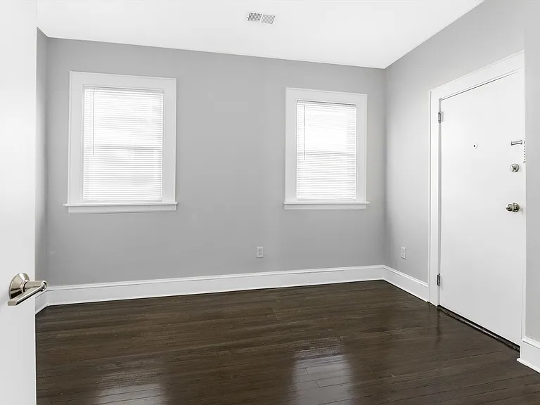 The Regis at Bloomfield — Photo 25