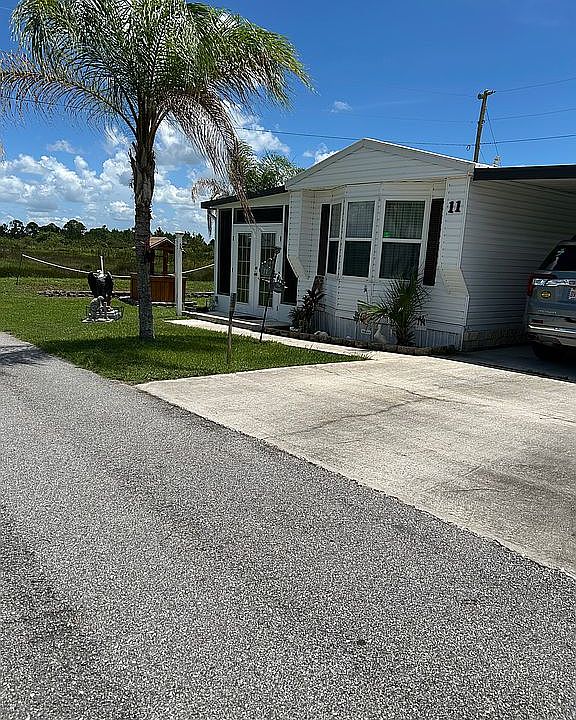 1st image of 11 Hershey Ln