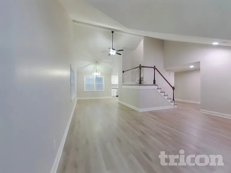 2501 Haybrook Ln — Photo 3