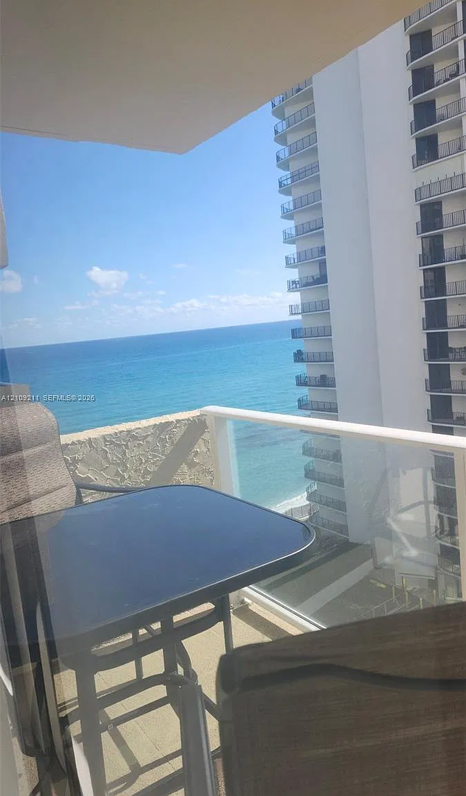 5440 N Ocean Dr — Photo 3