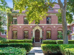 1038 Sheridan Rd, Evanston, IL 60202