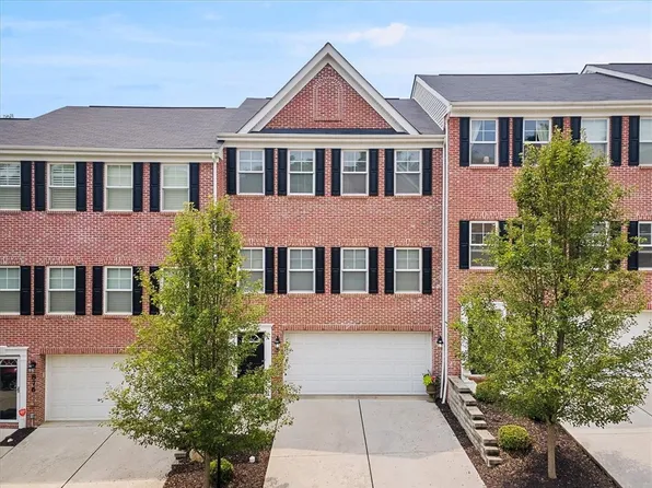 872 Highpointe Cir, Pittsburgh, PA 15220