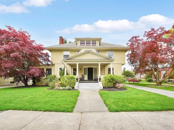 78 Randolph St, Springfield, MA 01108