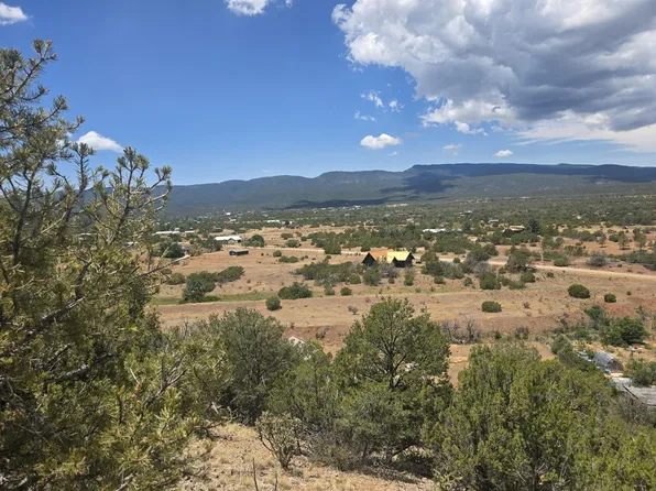 2 Lakeview Pl, Sandia Park, NM 87047