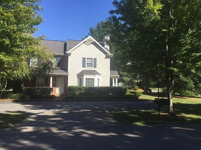 1st image of 1272 Carriage Park Dr