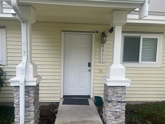 3rd image of 6811 SE Cougar Mountain Way #2