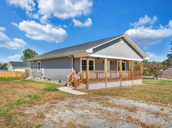 186 Edgewood Dr, Stanleytown, VA 24168