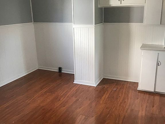 2nd image of 307 Willow Ave