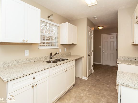5th image of 935 Winter Side Ln