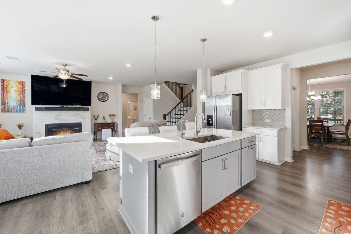 next background image