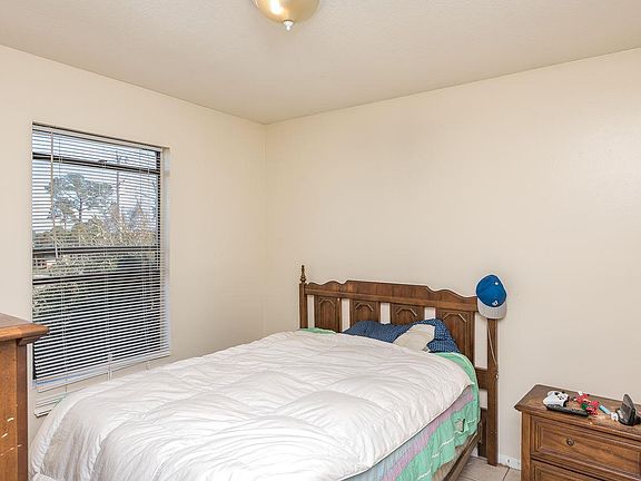 5th image of 1271 Redwood Ln #229