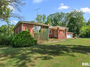 4107 Lincoln Trl, Taylorville, IL 62568