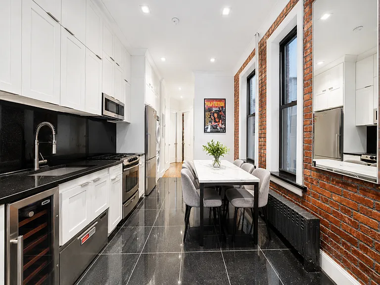 18 Abingdon Sq #6 — Photo 8