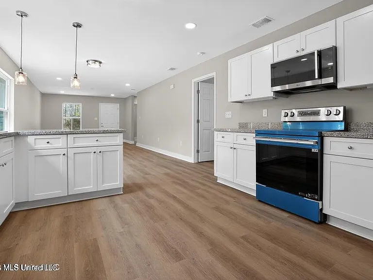 7172 W Greene St — Photo 5