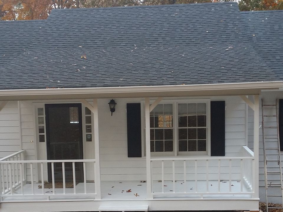 New roof, new windows, Freshly painted inside & out