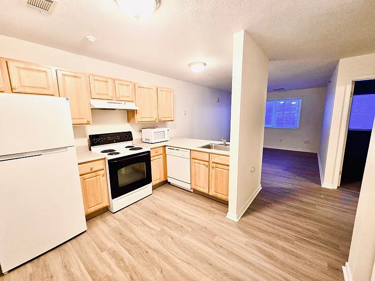 3556 Lyell Rd #100 — Photo 7