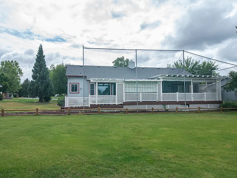 799 N Harvey Ln — Photo 36