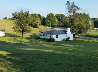 3050 Pitzer Rd, Roanoke, VA 24014