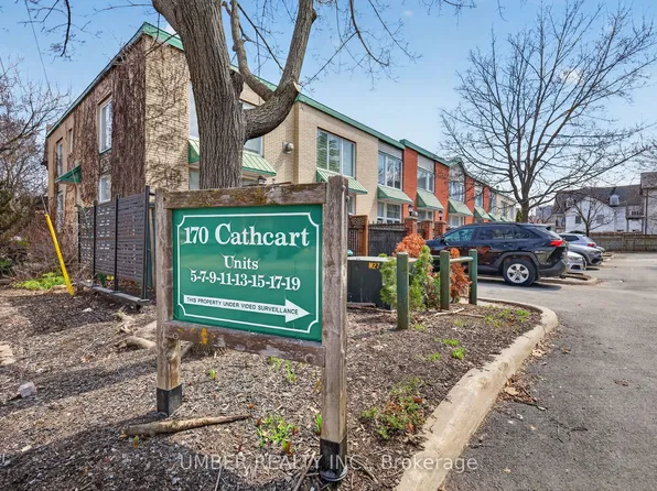 170 Cathcart St #5, Ottawa, ON K1N 5B9