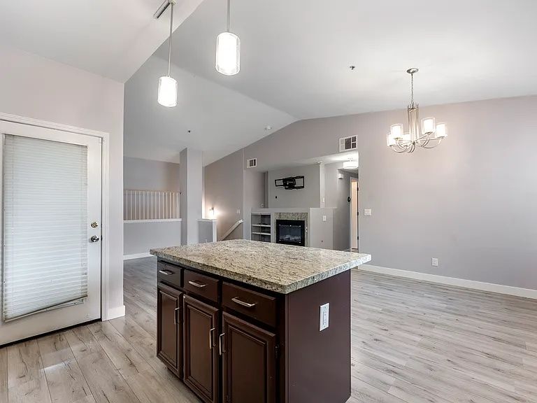 1007 Esparanza Way — Photo 12