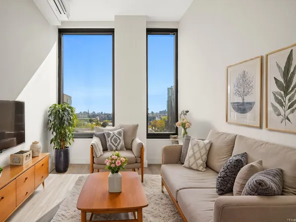 65 Dupont Street image 1 of 24