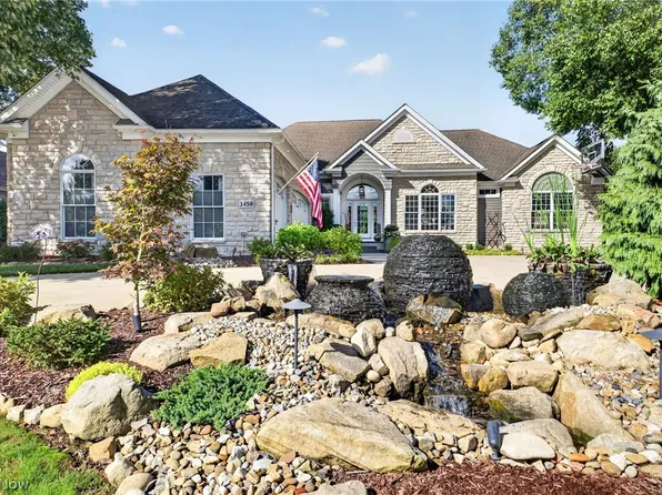3458 Chadwick Dr, Uniontown, OH 44685