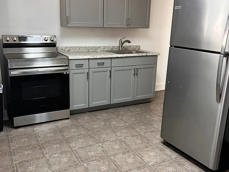 711 Gephart Dr — Photo 3