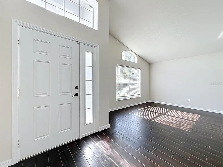 1045 Willow Branch Dr — Photo 4