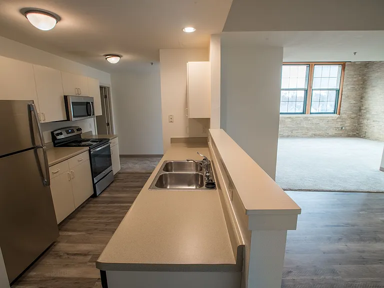 Shoe Factory Apartments — Photo 3
