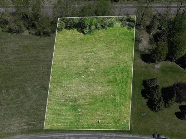 Lamise Way #2, Hortonville, WI 54944