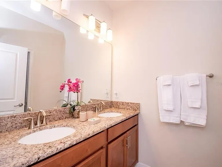 9047 Dogleg Dr — Photo 5