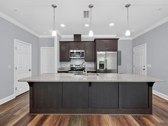 5th image of 2839 SW 87th Dr APT 201