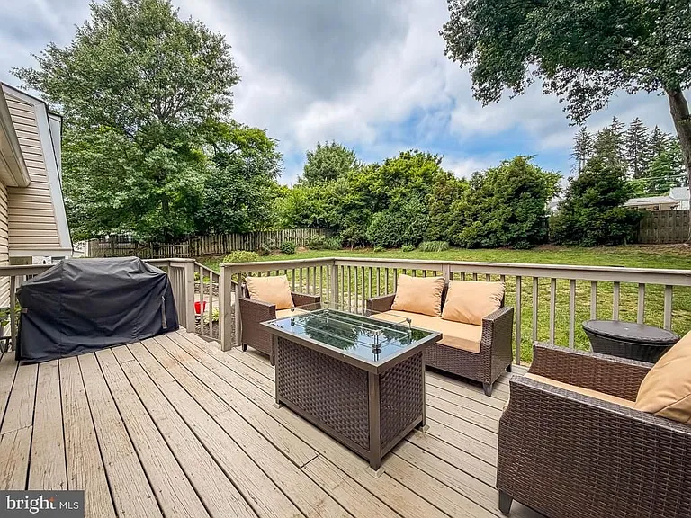 1168 Temple Dr — Photo 44