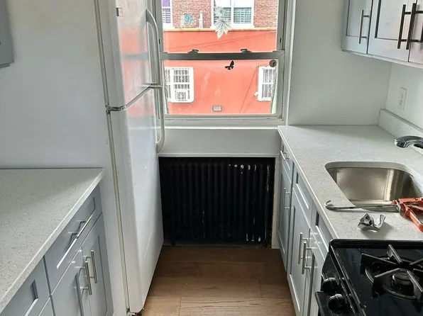 410 Thieriot Avenue image 4 of 16