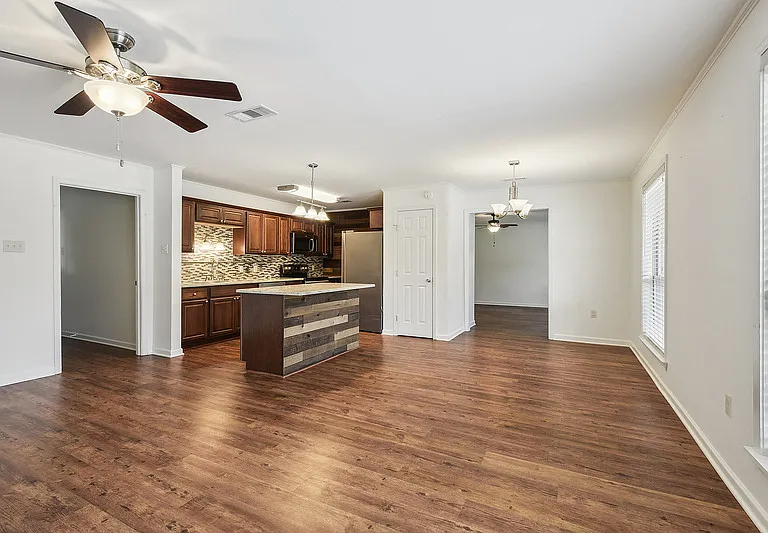 5345 Mapleton Dr — Photo 9
