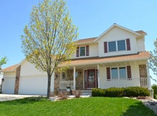 1100 Crysta Trl, Cottage Grove, WI 53527