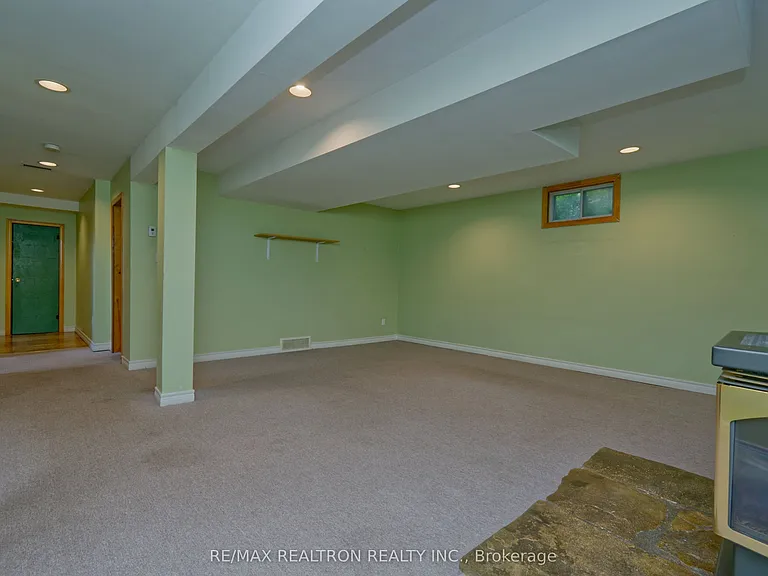 250 Meadow Rd — Photo 22