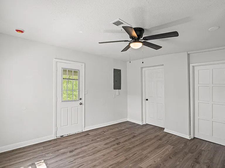 6938 Askew Ave — Photo 12
