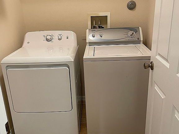 Walk-in laundry room