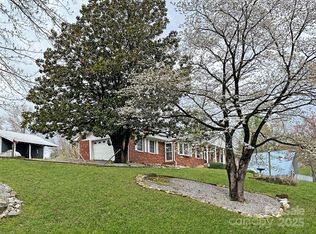 70 Johns Creek Dr, Marion, NC 28752