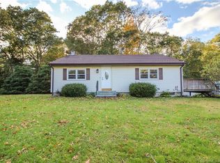 12 Albert Ct, Pawcatuck, CT 06379