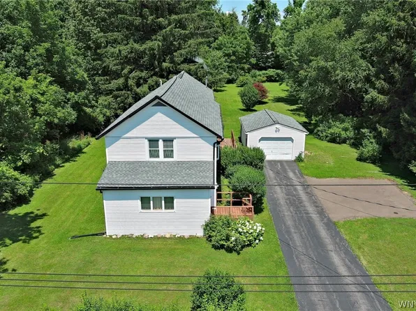 24 Bridge St, West Falls, NY 14170