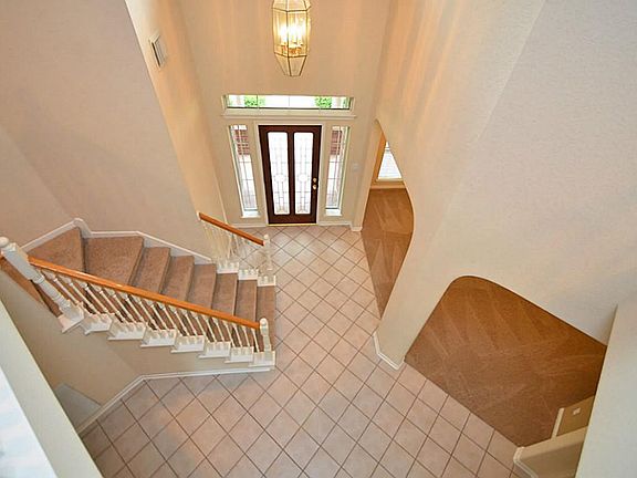 5th image of 7418 Guinevere Dr