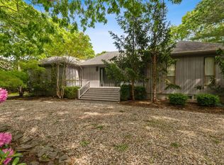 10 Rivers Rd, East Hampton, NY 11937