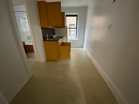 Rented by Contact Realty | media 8