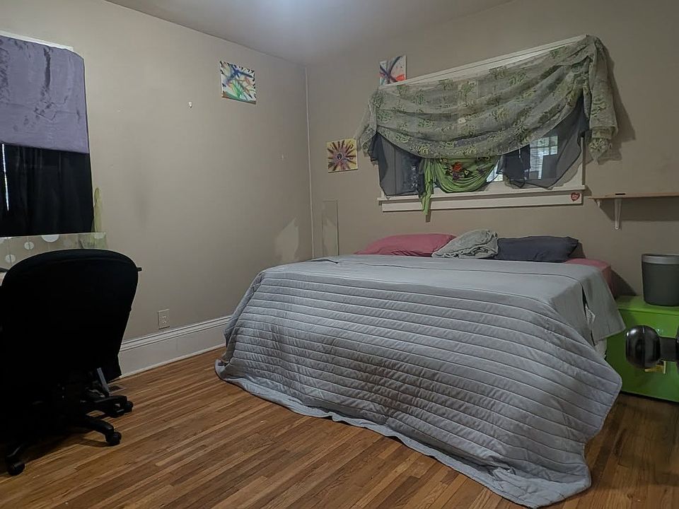 2nd image of 3415 Newton Ave N