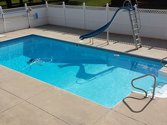 16' X 36'  pool w/polaris