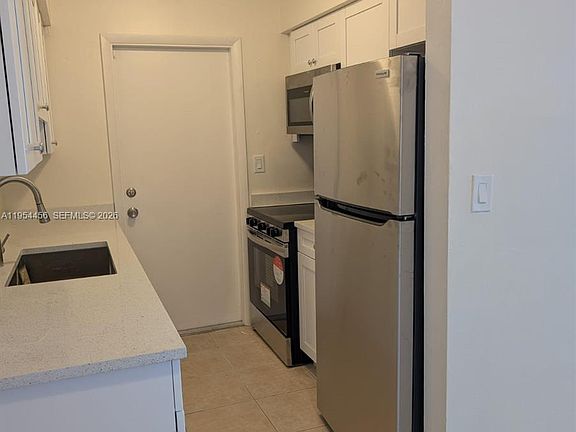 5th image of 1118-1120 NW 2nd Ave