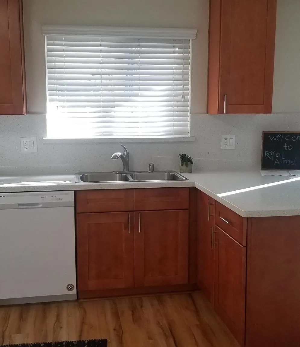 3 bed, 1200 sqft, $4,500 — Photo 1